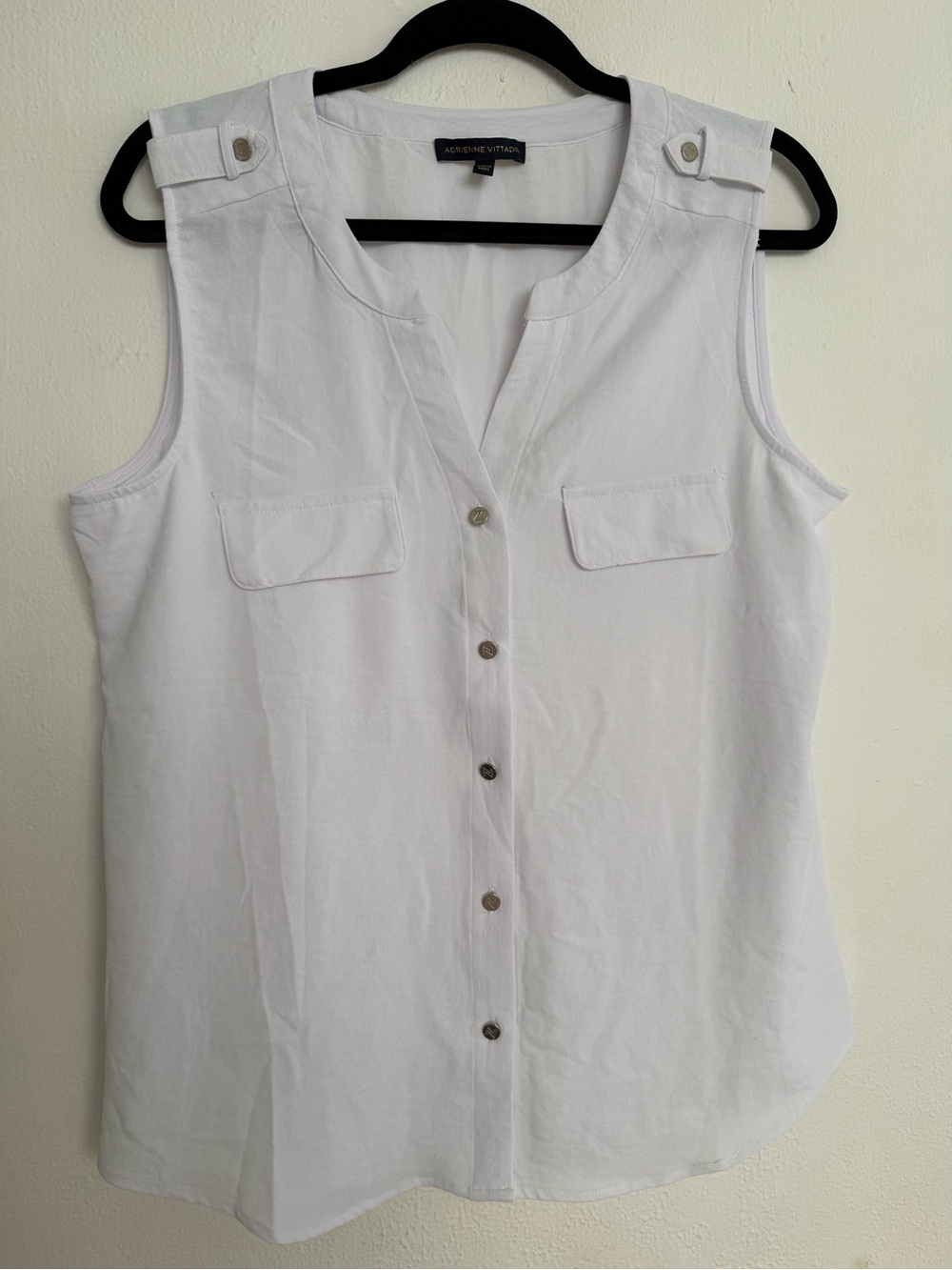 Adrienne Vittadini White Sleeveless Button-Down Camisole
